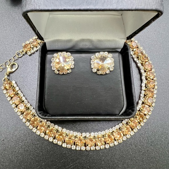 NIB Champagne Crystal Stud Earrings and Choker/Necklace Set - Picture 15 of 16